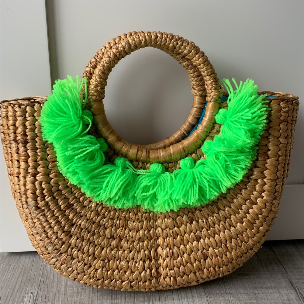 NWOT Jade tribe Round Woven Straw Handbag with Neon Green Fringe. - Picture 1 of 13